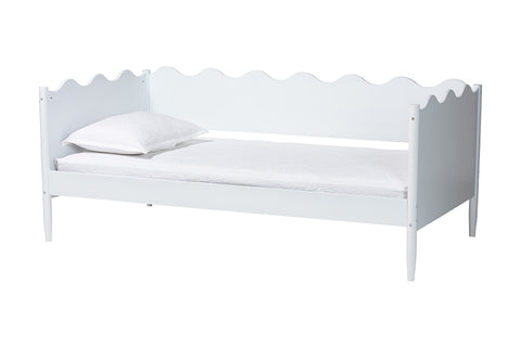 Baxton Studio Malaya Modern White Wood Twin Daybed with Scalloped Edges