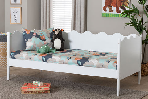 Baxton Studio Malaya Modern White Wood Full Daybed with Scalloped Edges