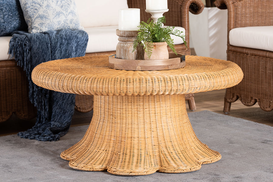 bali & pari Avalon Natural Rattan Round Coffee Table with Scalloped Pedestal Base – Coastal Boho Wicker Accent Table for Living Room or Sunroom