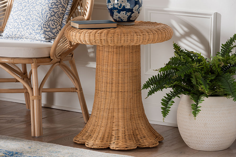bali & pari Avalon Scallop Natural Rattan Pedestal Side Table - Round Handwoven Wicker Accent Table with Skirted Base, Boho Coastal Style Furniture for Living Room, Hallway or Sunroom