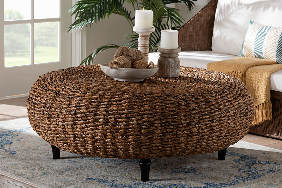 bali & pari Riau Handwoven Seagrass Coffee Table with Wooden Legs - Natural Wicker Round Living Room Table for Living Room or Bedroom Décor