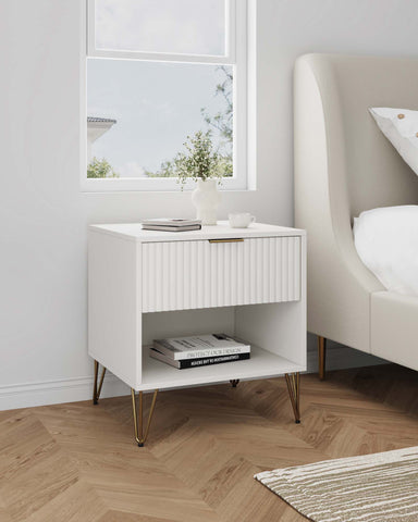 Manhattan Comfort Dumbo Modern 20" Fluted Nightstand in White (1-Drawer)